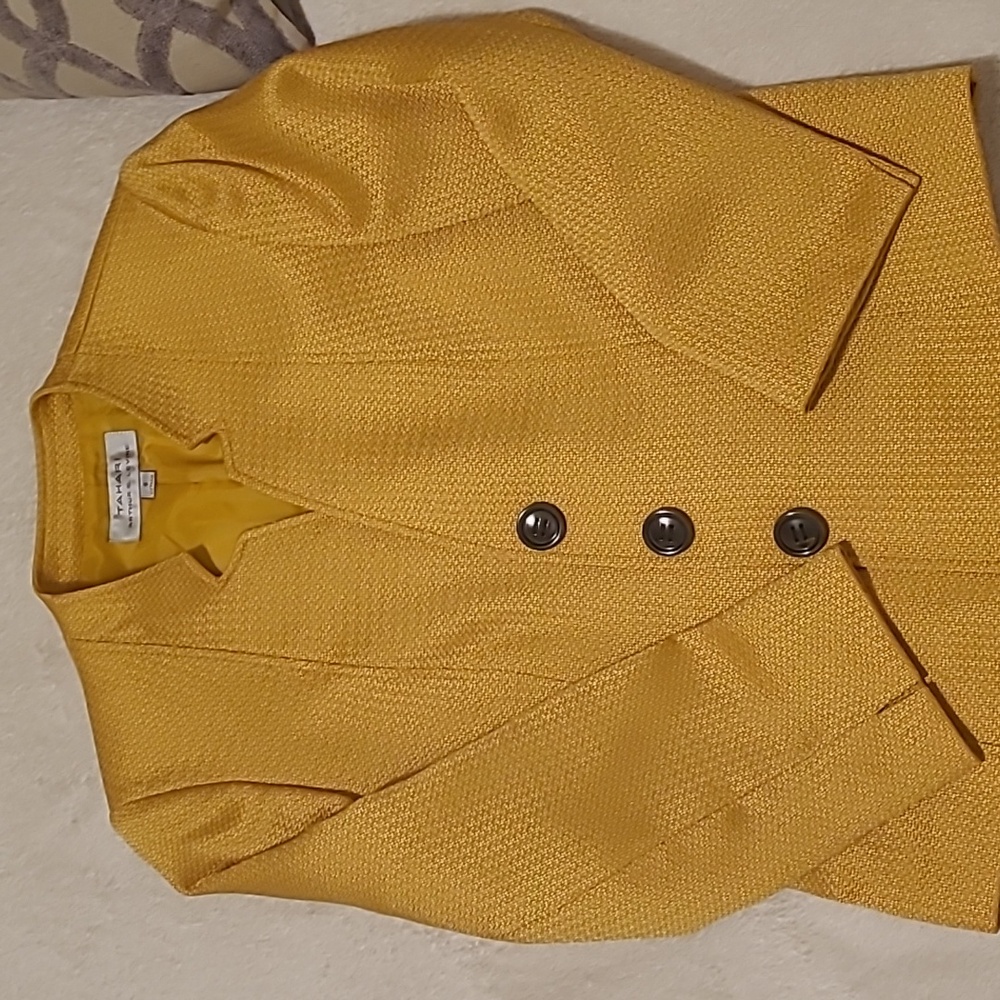 Yellow / Gold Blazer